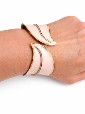 Vintage Pink Enamel Leaf Clamper Bracelet Gold Tone Statement Cuff Retro Jewelry